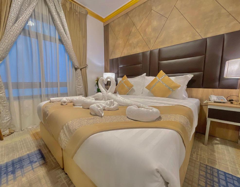 Standard, King Bed