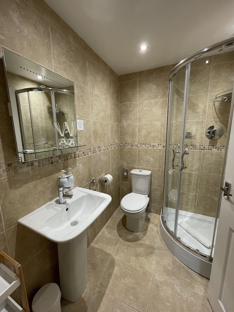 Wheatlands Lodge Bed Breakfast 21/65