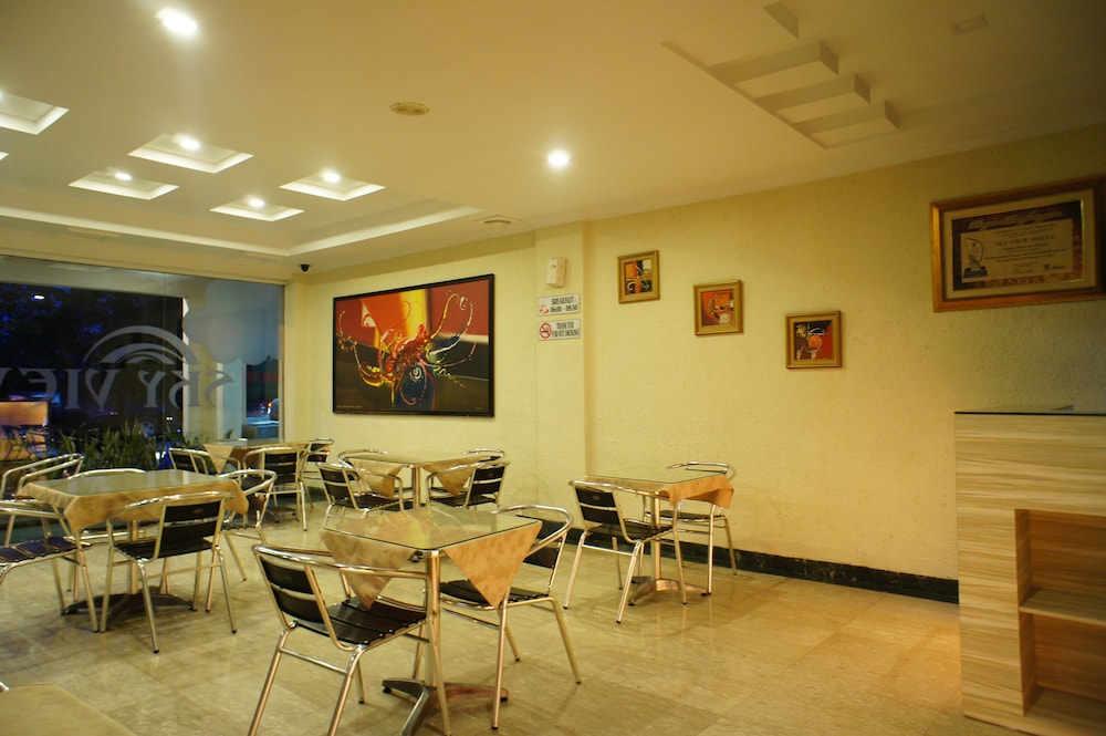 SKY VIEW HOTEL 34/44