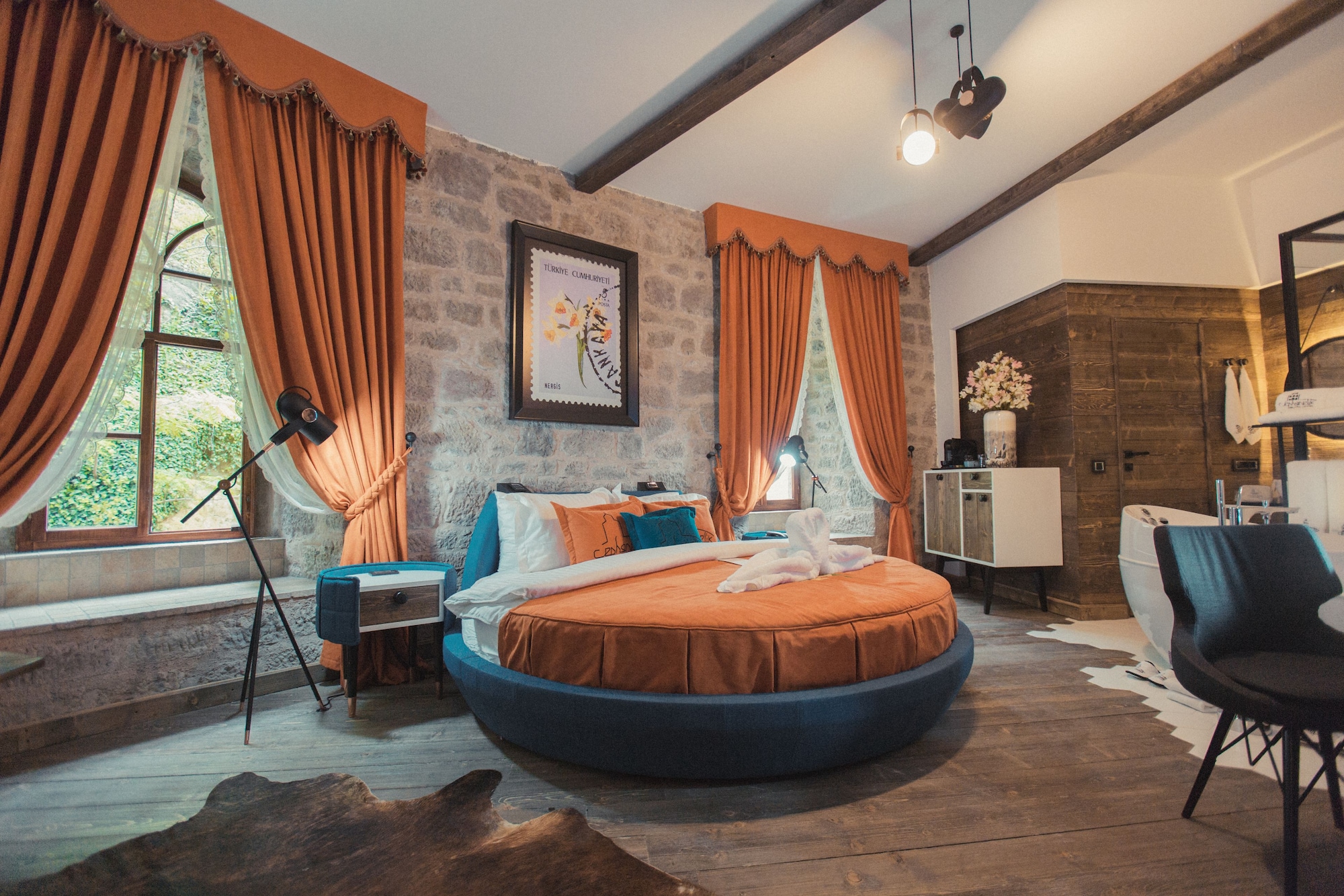 suite, garden view