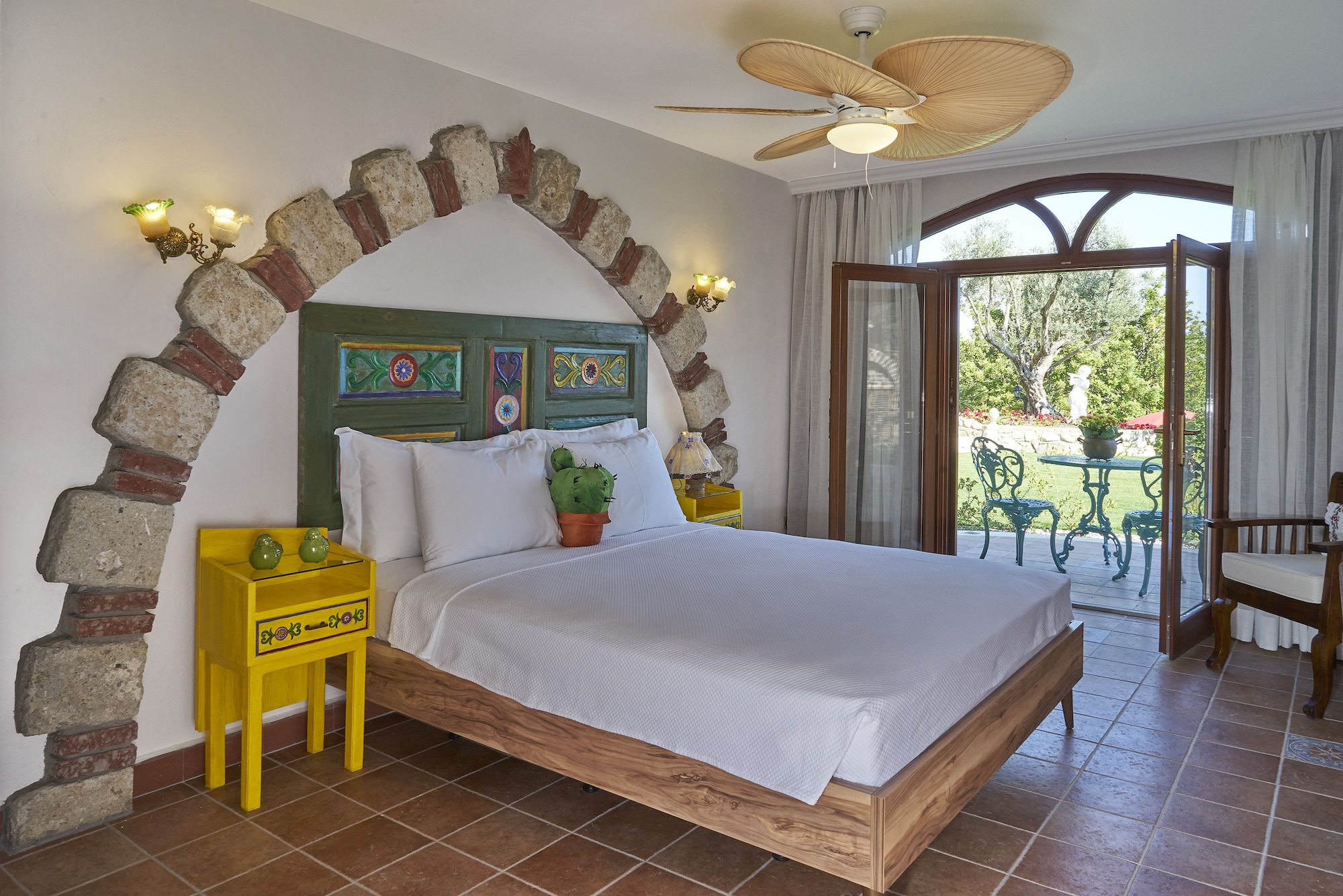 DELUXE, DOUBLE BED, GARDEN VIEW