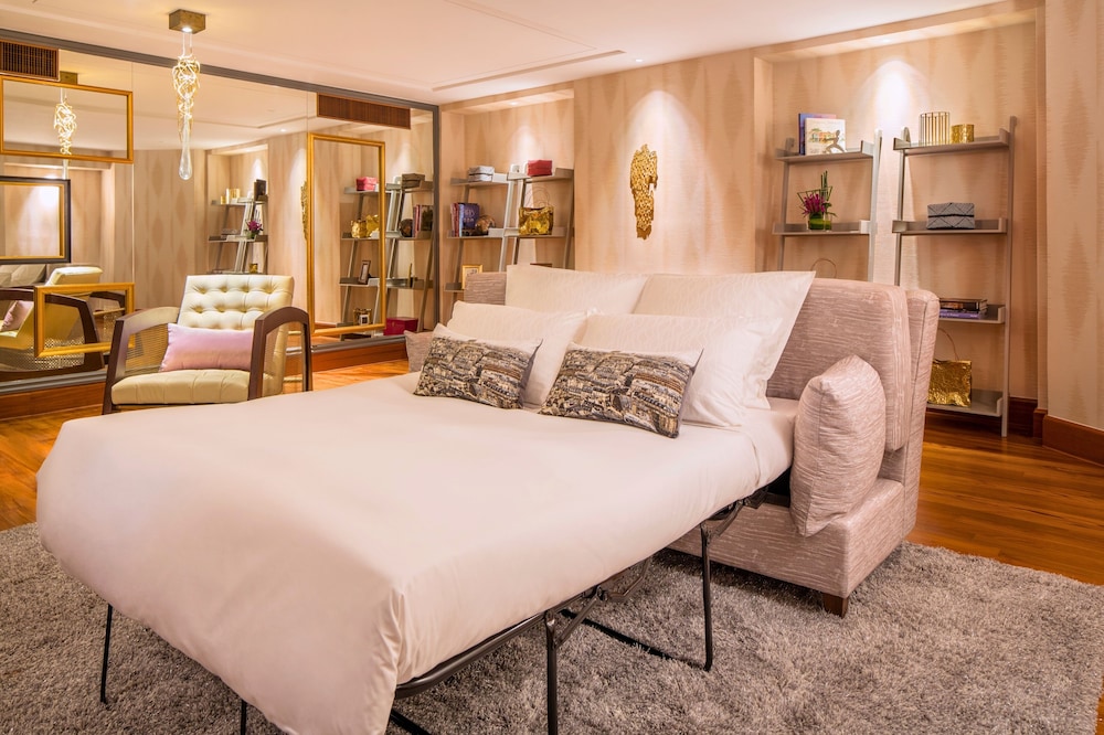 1 BEDROOM, FAMILY SUITE, PRESTIGE