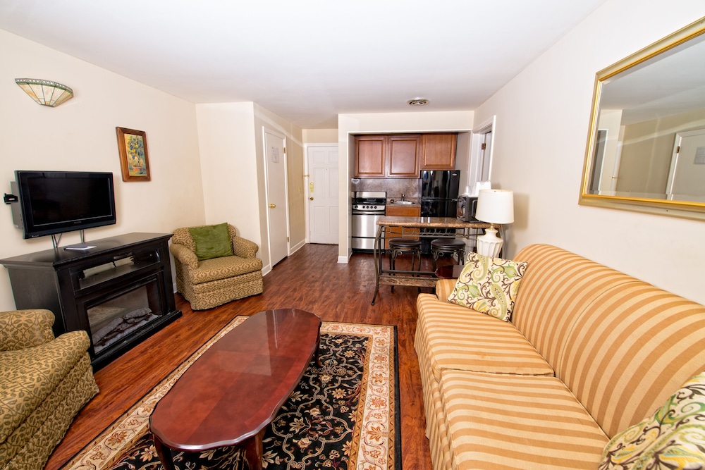 Colonial Inn Seekonk 39/58