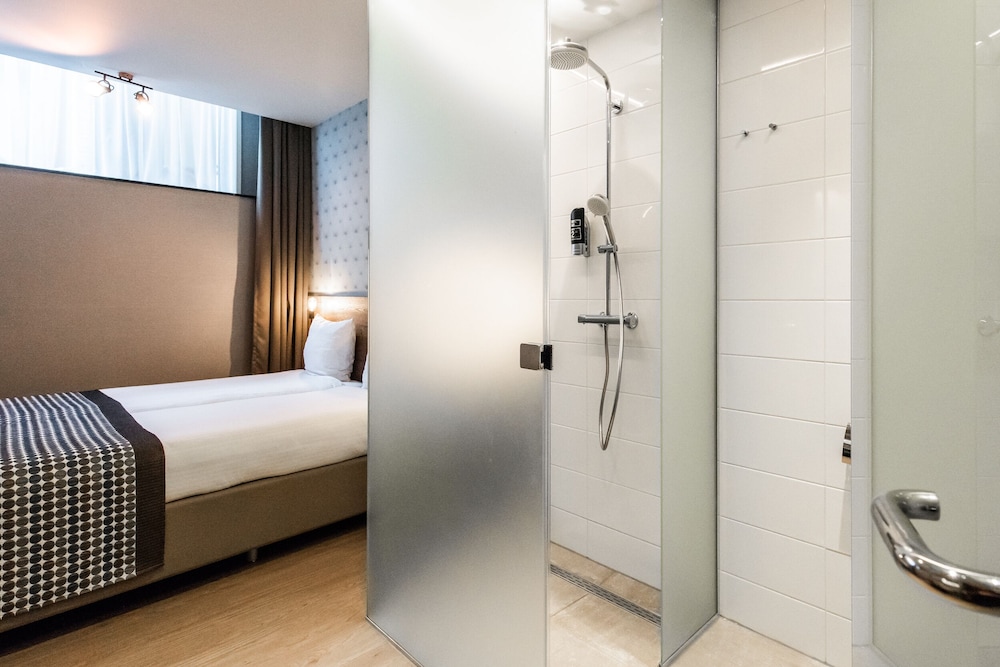 Melrose Hotel 37/42