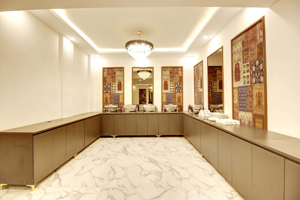 Saltstayz Hotel Huda City Center 19/49