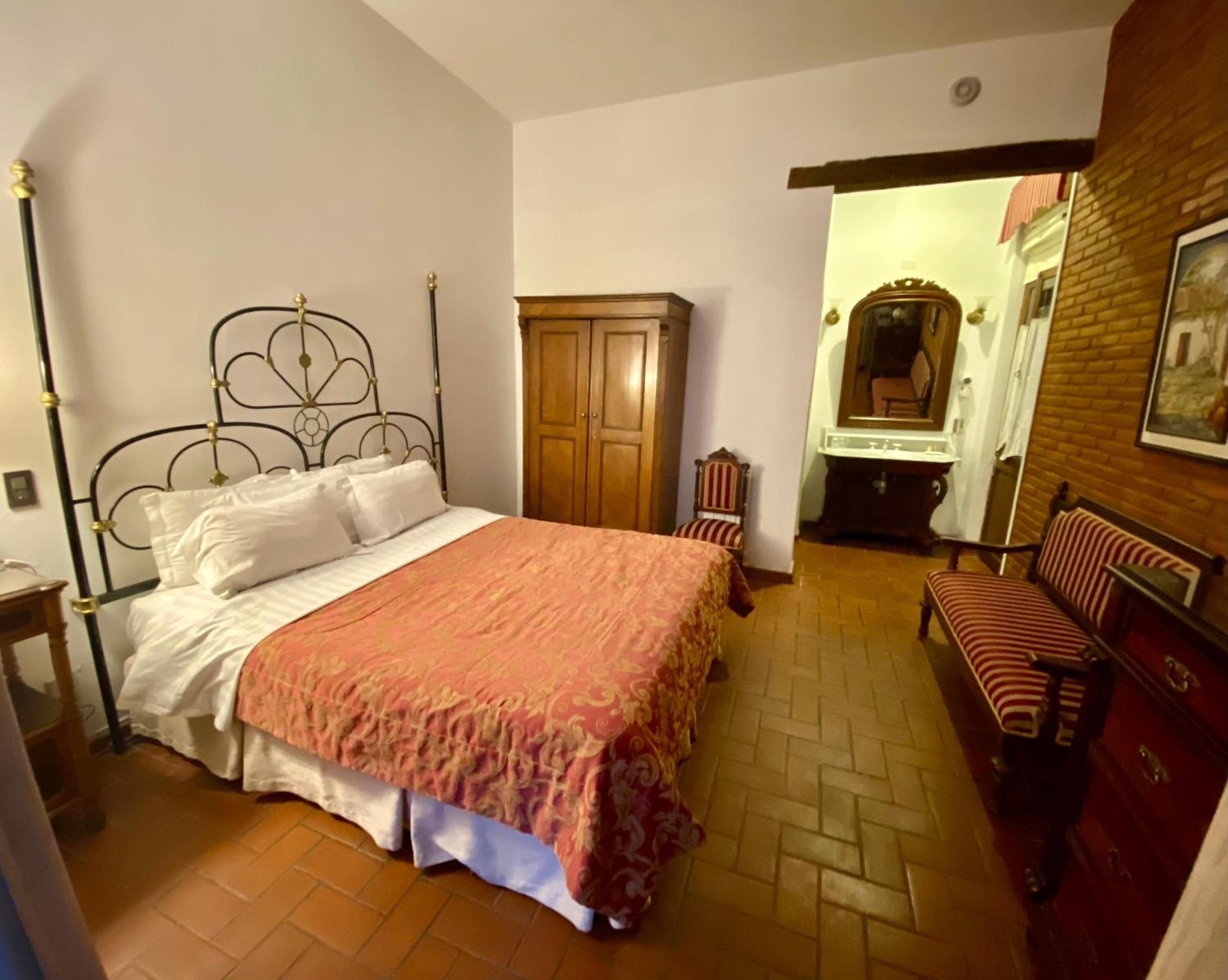 Room, Double Bed
