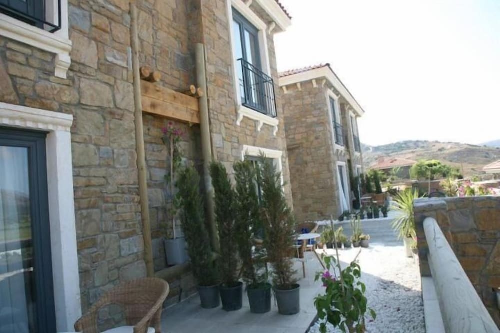 Anemos Hotel 44/46