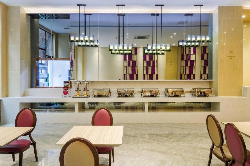 Lavande Hotel (Jiahe Wanggang Metro Station) 44/47