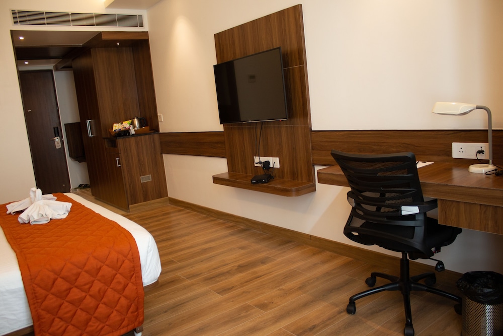 Shivas Galaxy Hotel 37/41