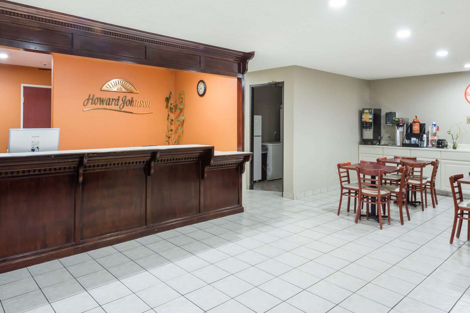 Baymont by Wyndham Iowa Lake Charles 4/13