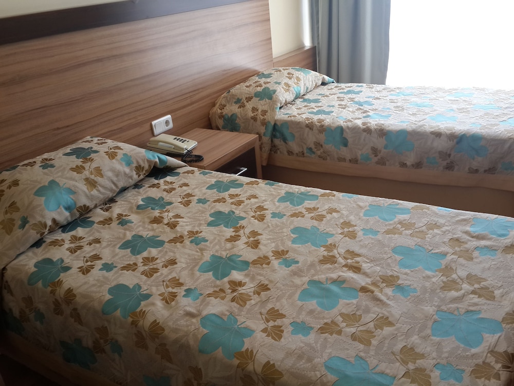 Lara Hotel 20/61