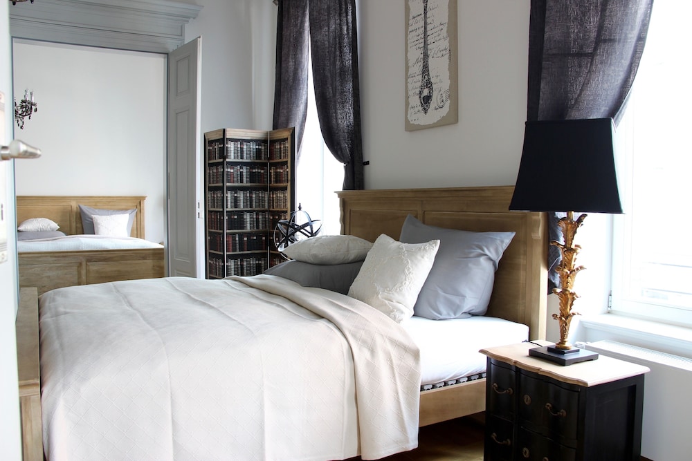 Leon Suite Apartments 18/50