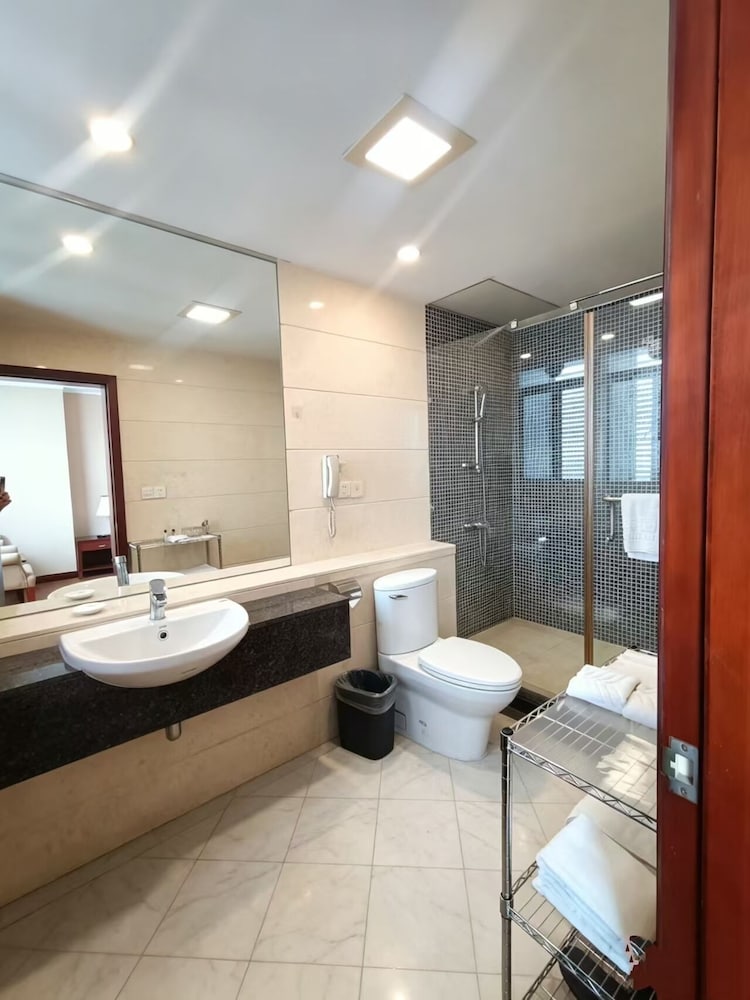 Yinfeng International Apartment 50/50