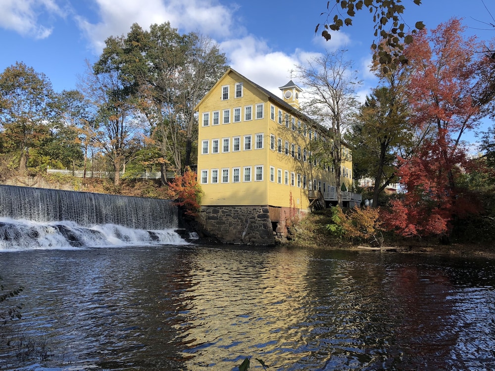Old Mill Inn 47/51