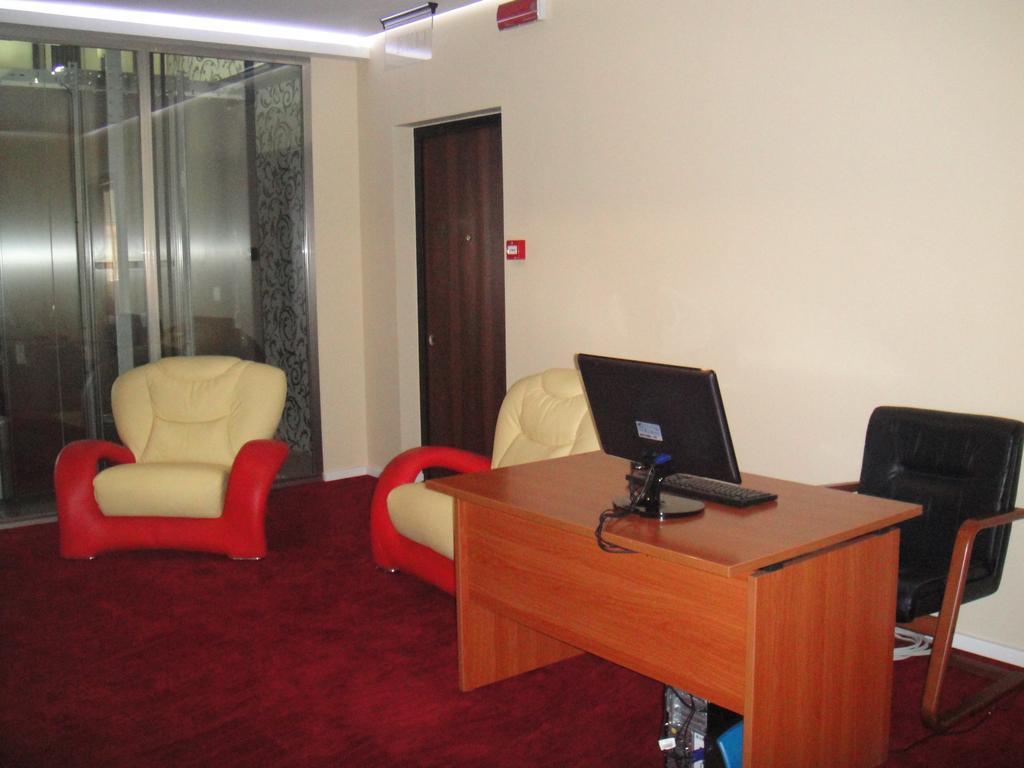 Sky 2 Hotel 36/38