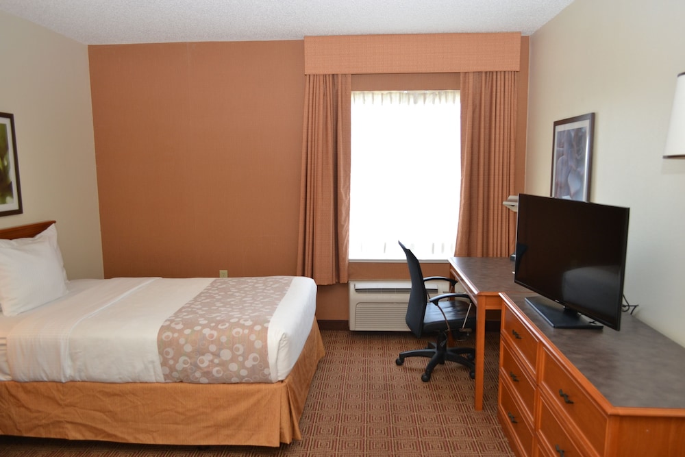 La Quinta Inn & Suites by Wyndham Lakeland East 19/37