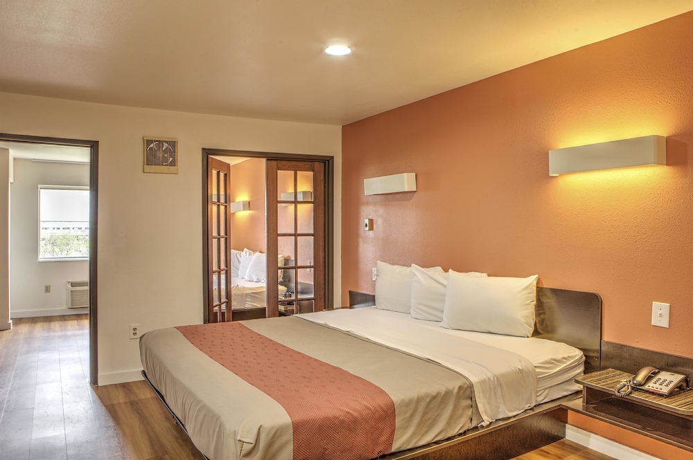 Motel6 Dallas, TX - Northwest 21/50