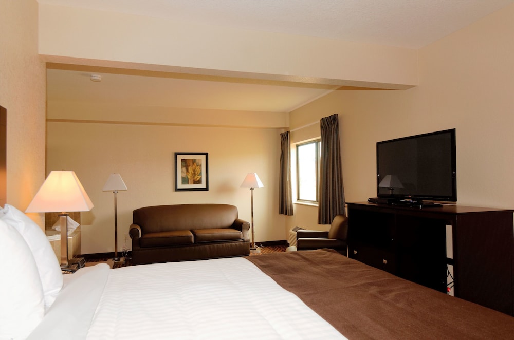 Boulders Inn Amp Suites Oak Ridge 7/50