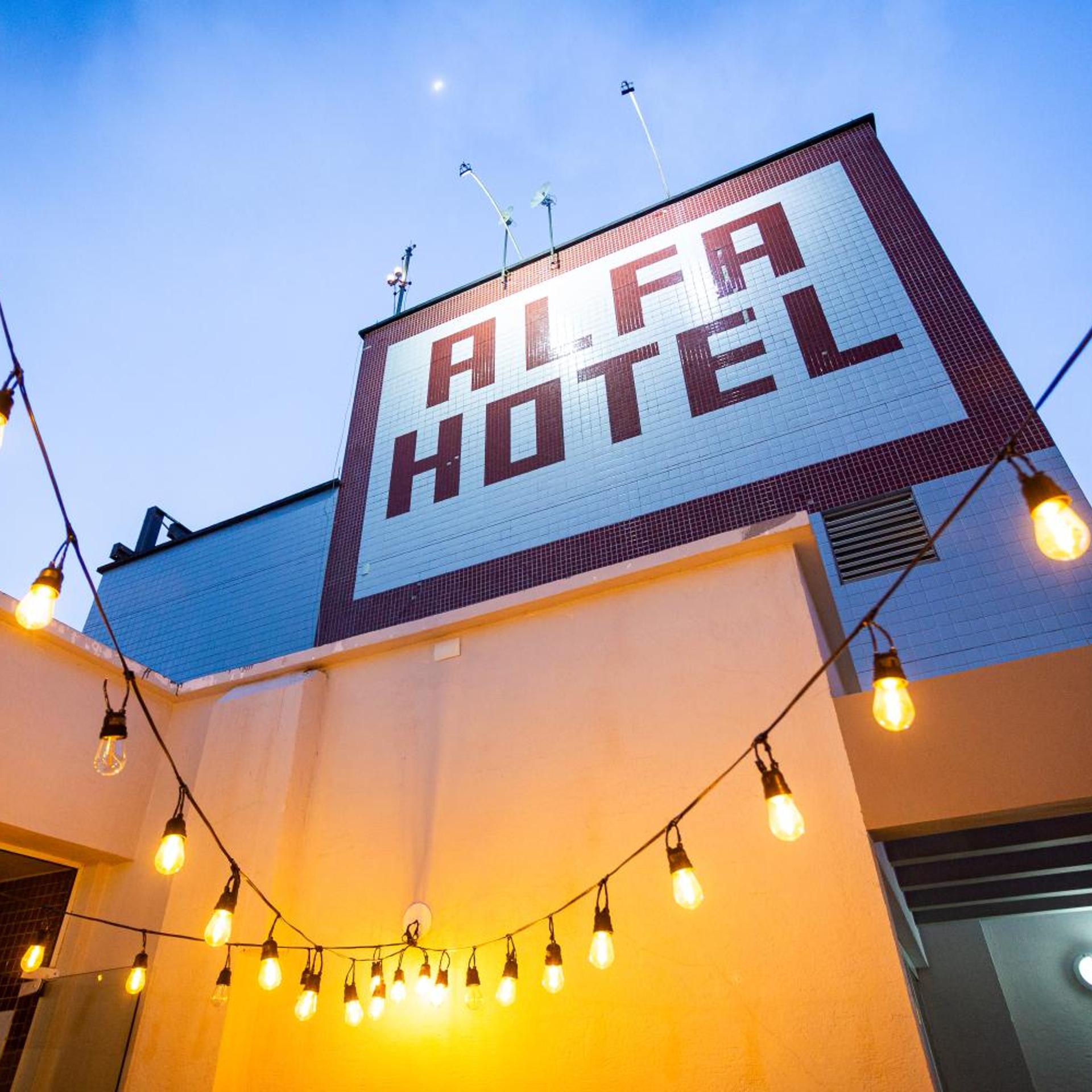 Alfa Hotel 2/50