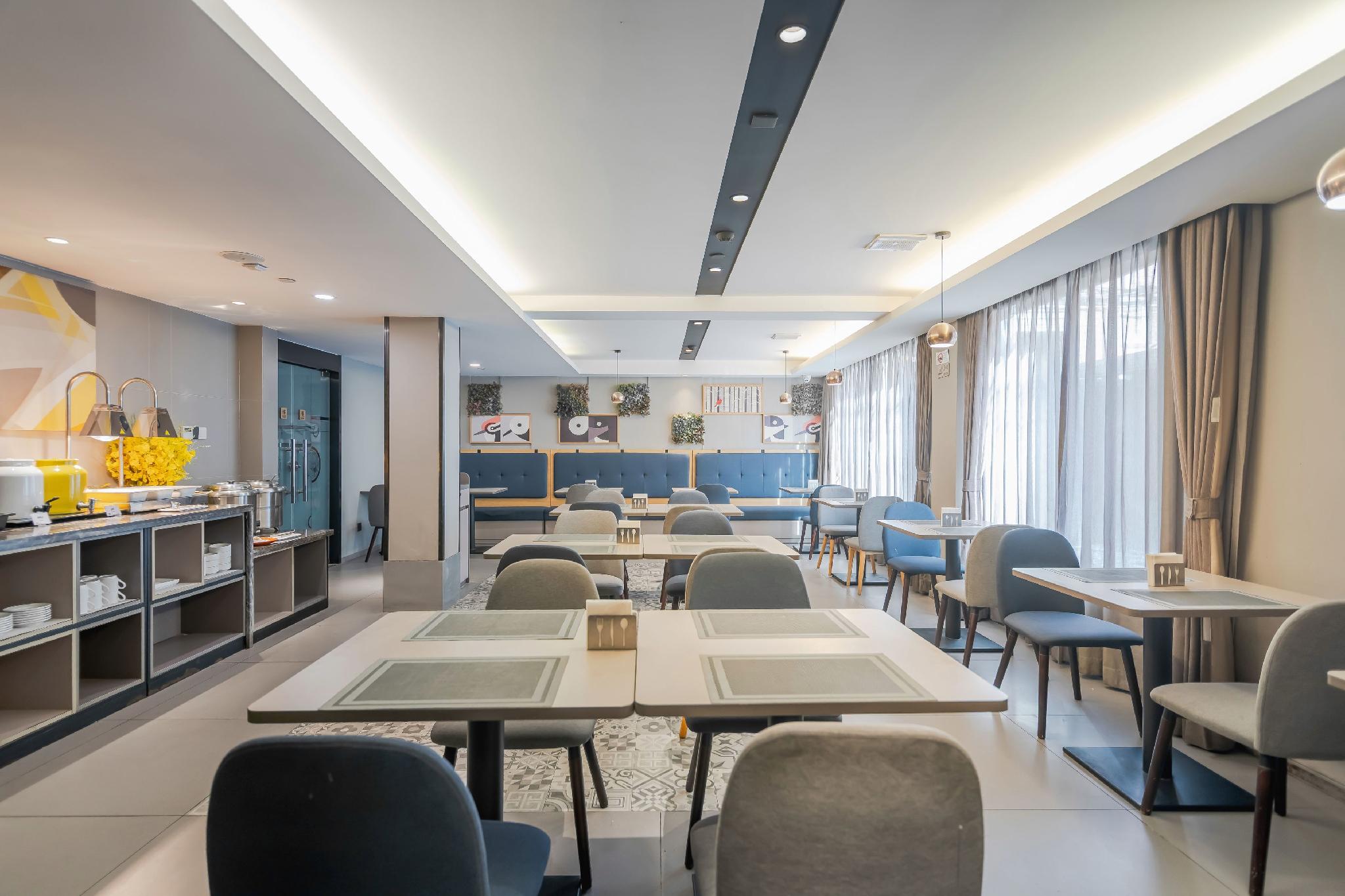 Home Inn Selected (Shanghai Hongqiao Gubei Yaohong Road Metro Station) 38/53