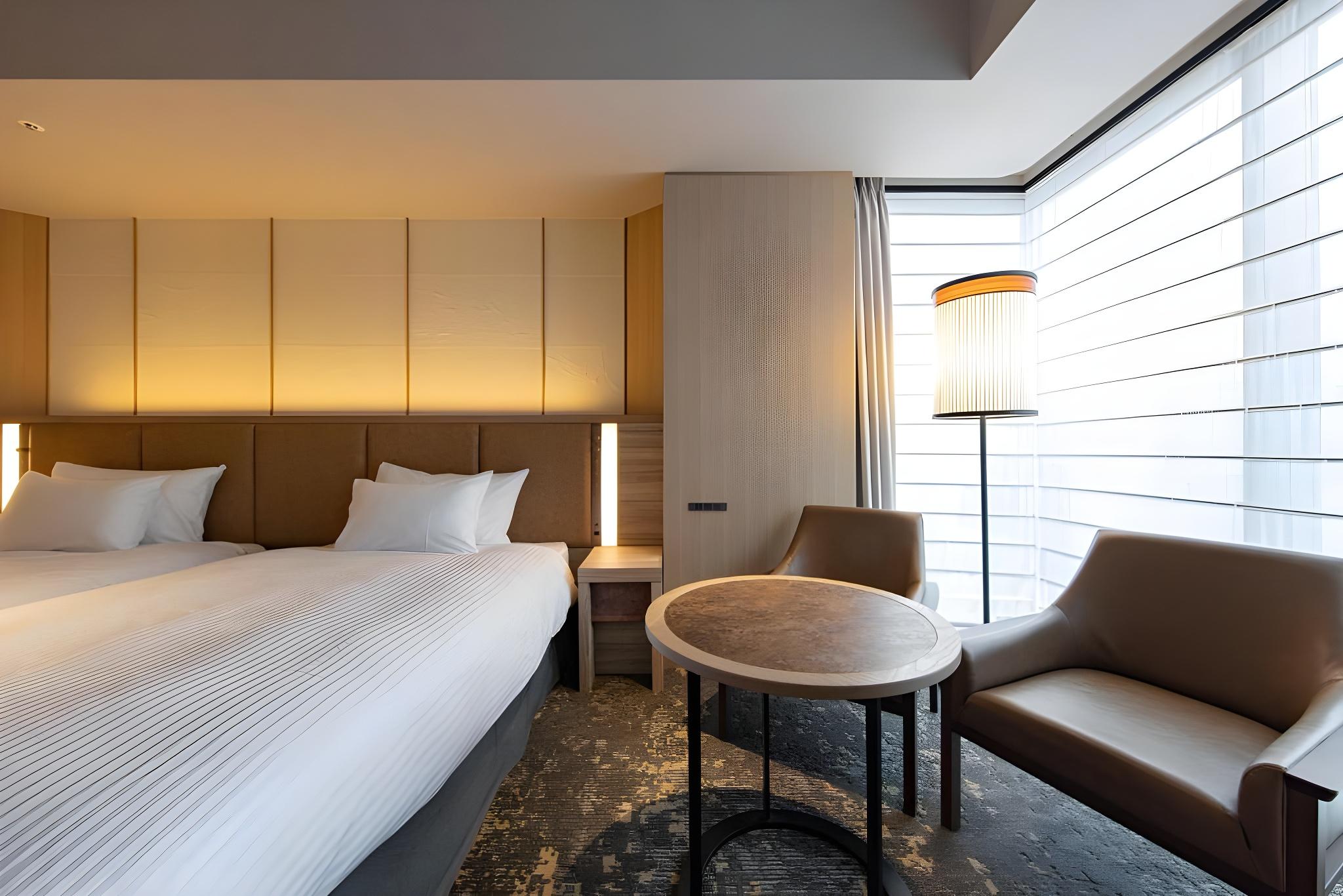 Deluxe, Single, Twin Beds