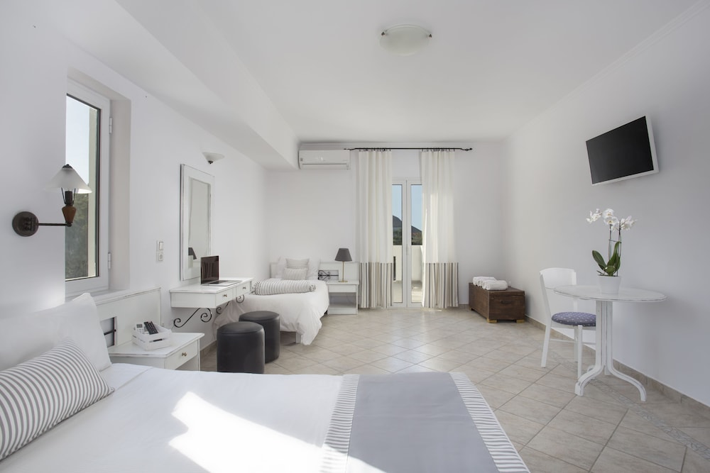 Iris Beach Hotel 15/41