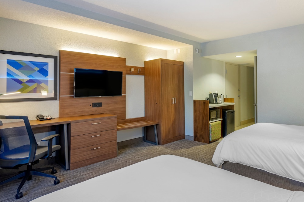Holiday Inn Express Cape Coral-Fort Myers Area 20/53