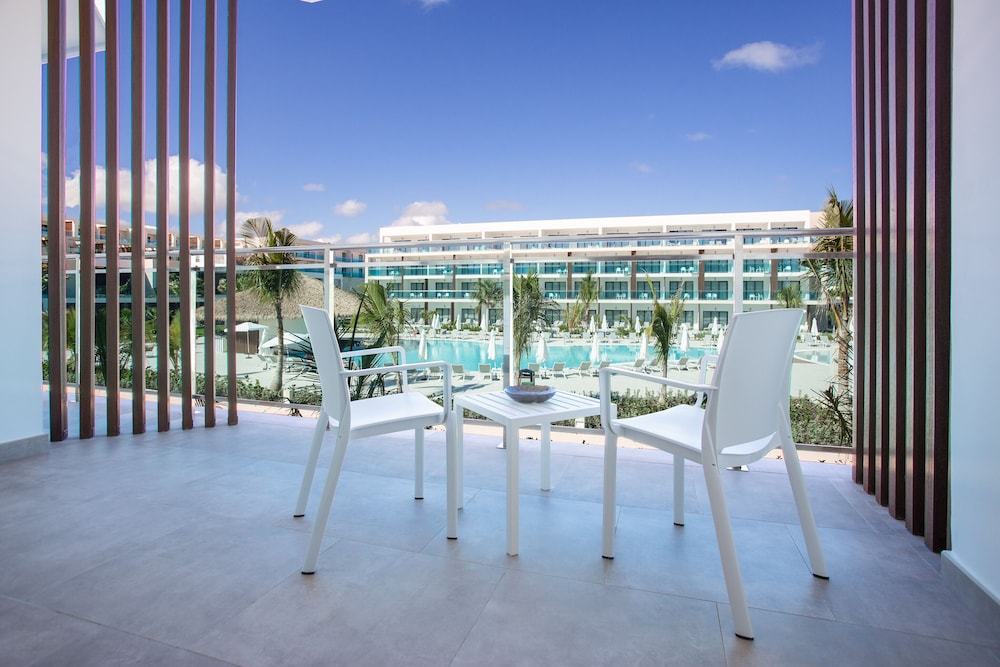 Serenade Punta Cana Beach & Spa Resort 28/50