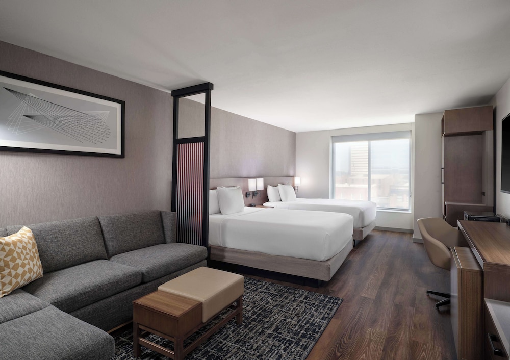 Specialty, 2 Queen Beds