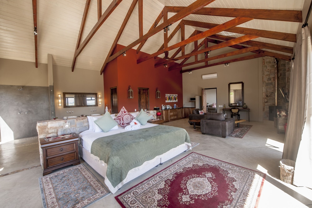 Tamodi Lodge and Stables 24/50