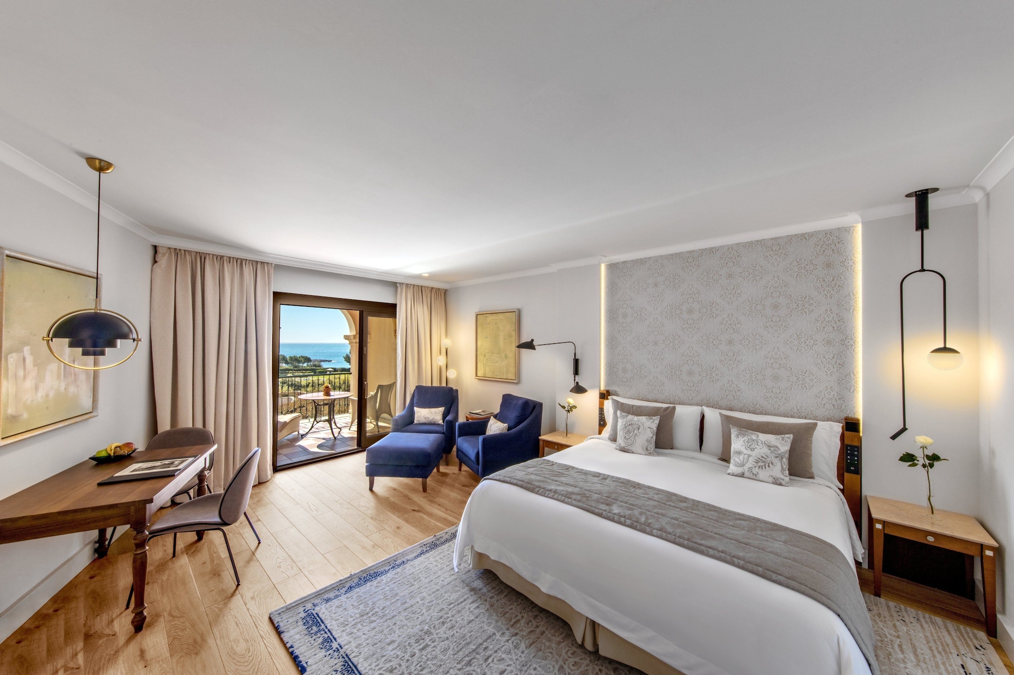 غرفة ديلوكس بسريرين منفصلين بإطلالة على البحر بشرفة، St Regis Mardavall Mallorca Resort 5/10
