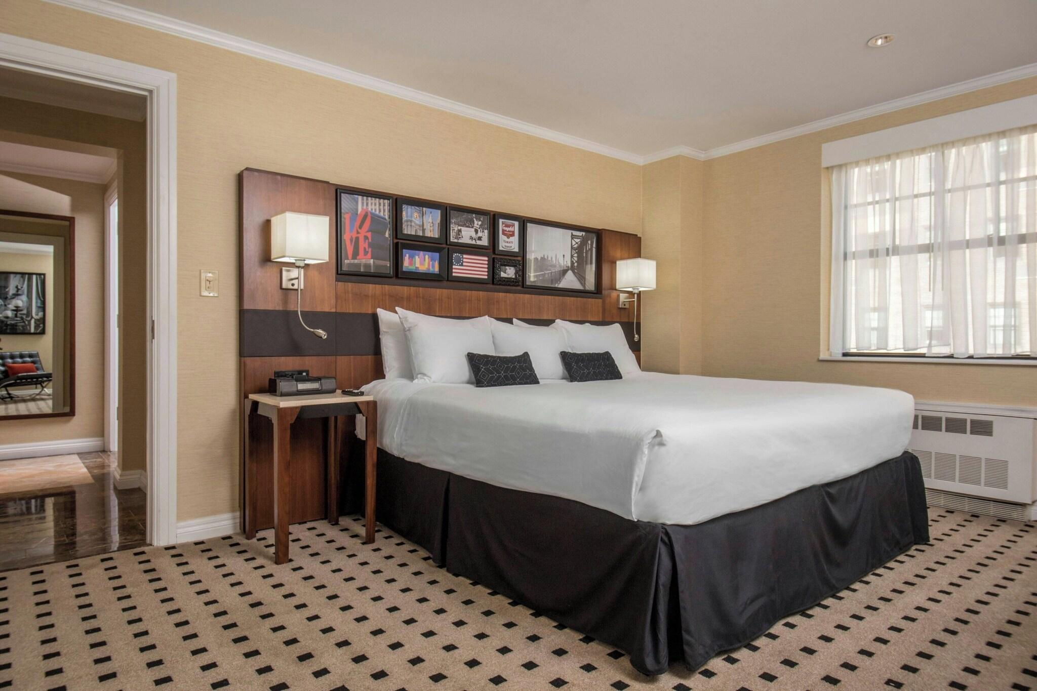 Suite, King Bed