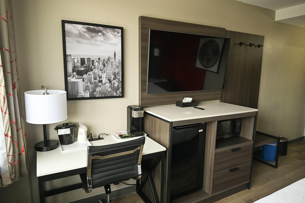 Garner Hotel North Bergen 38/47