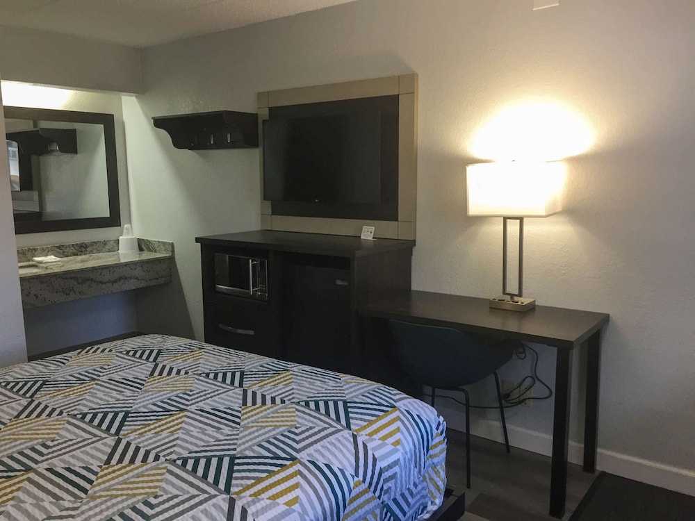 Motel6 Burnsville, MN 32/46