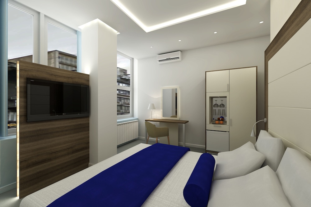Privilege Suites By Central Park 4/69
