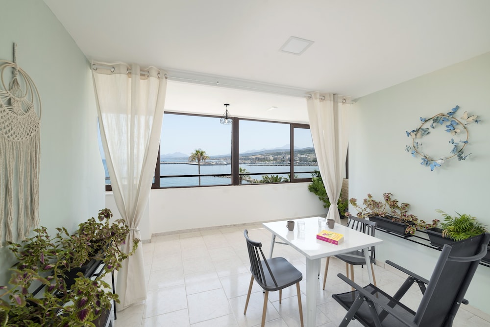 Faros Beach Hotel 28/42
