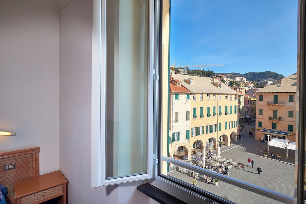 Hotel Garibaldi 6/51