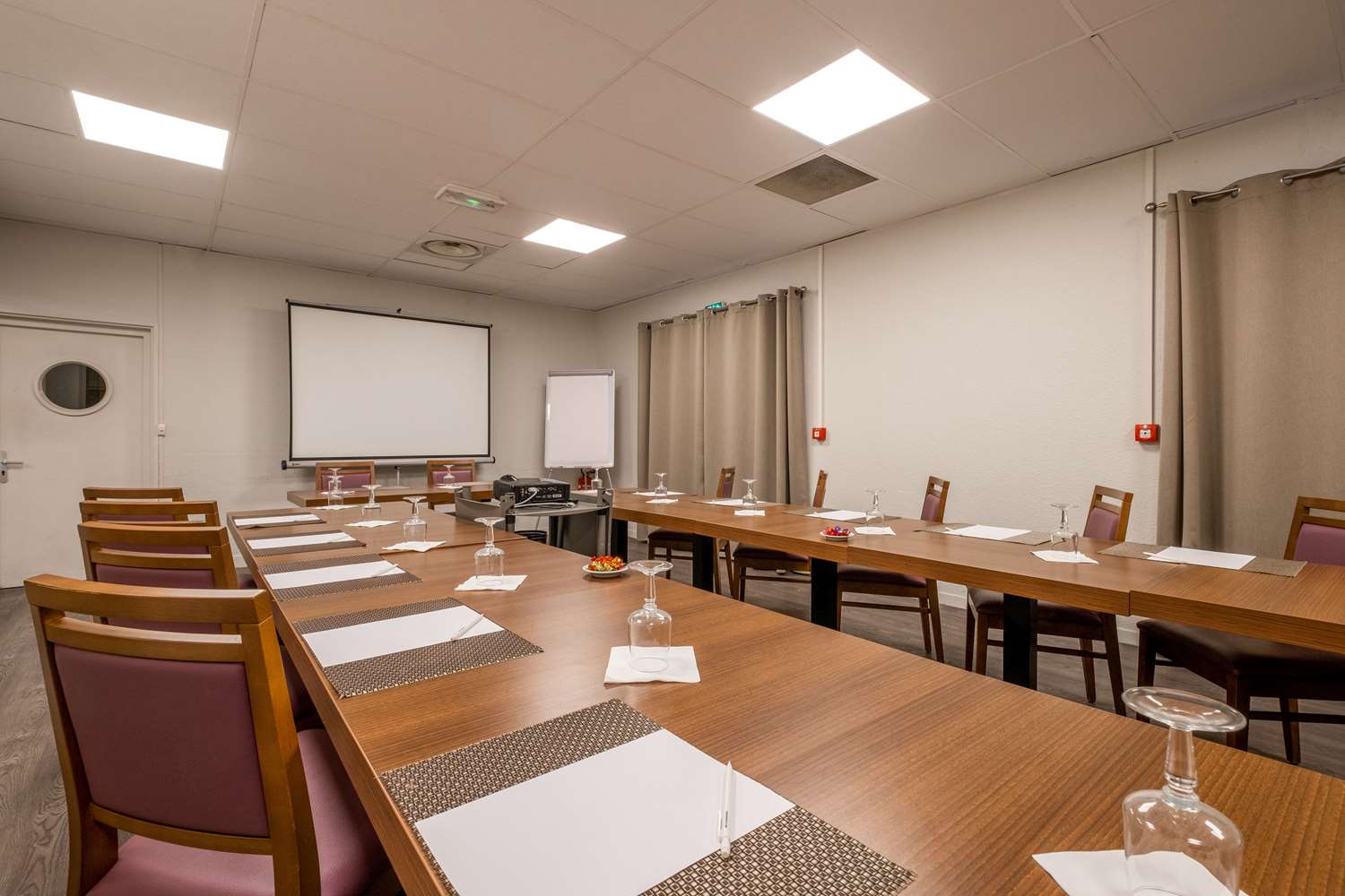 Comfort Hotel Etampes 25/27