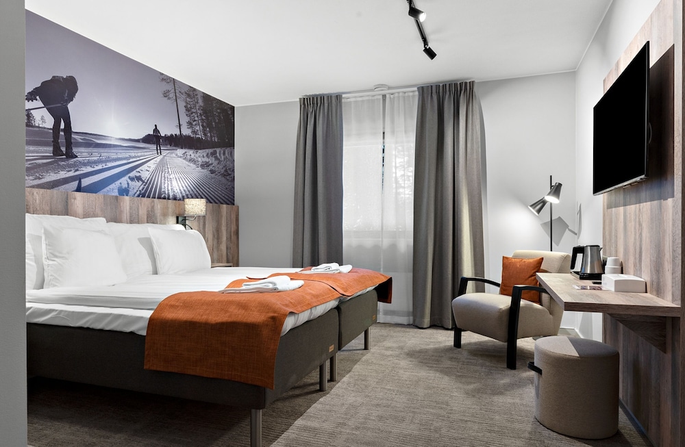 Mora Parken 22/66