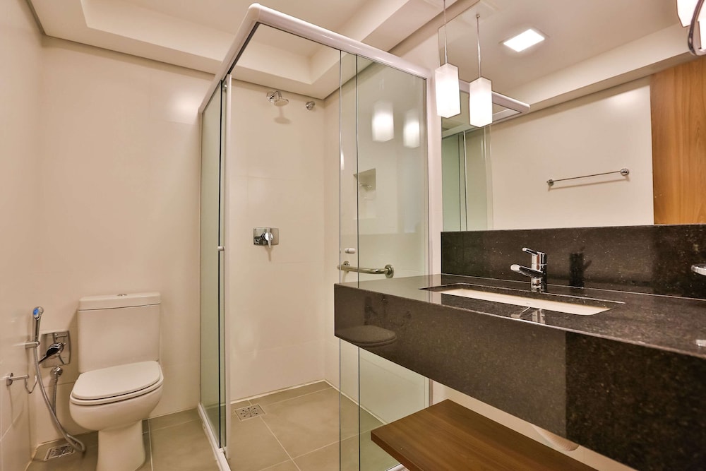 Quality Hotel Blumenau 16/48