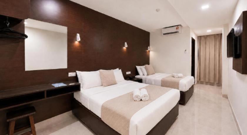 Cathay Hotel 29/50