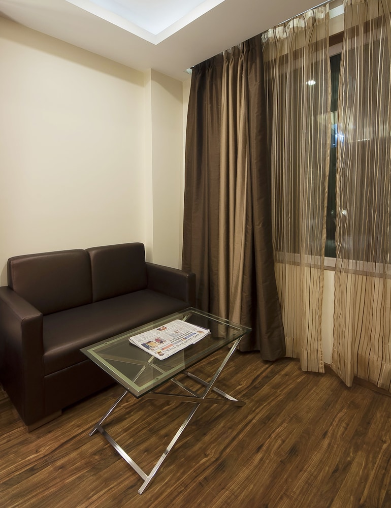 Hotel Golden Grand 38/51