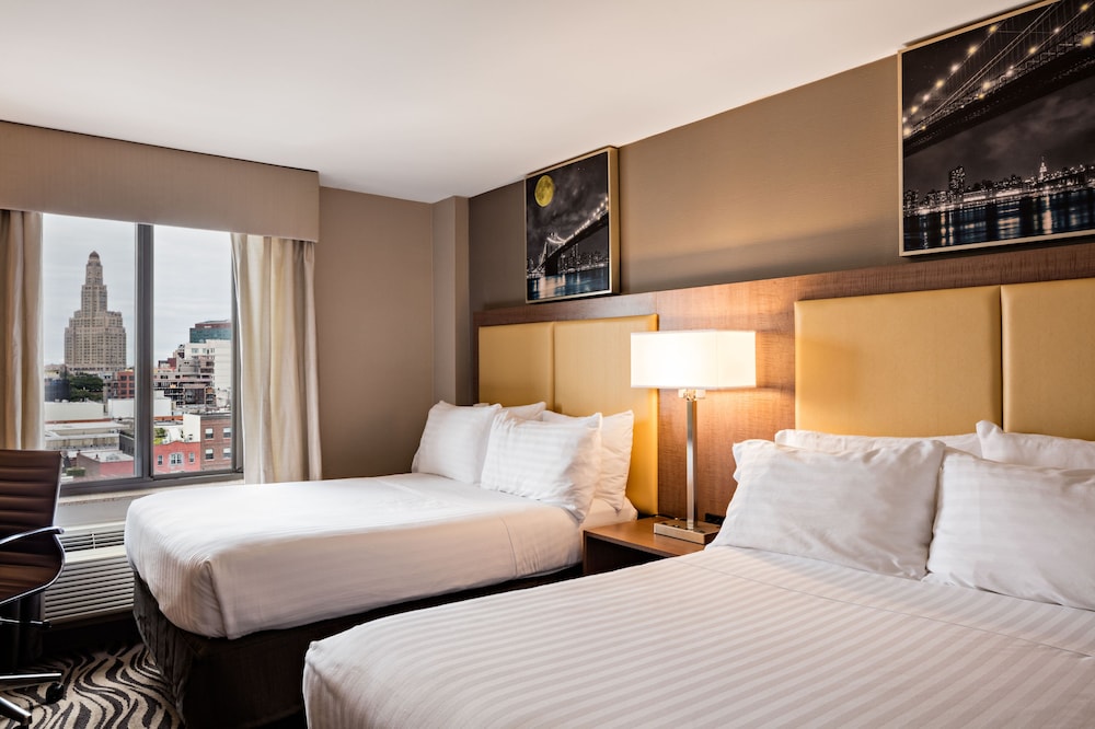 Holiday Inn Express Brooklyn 13/29