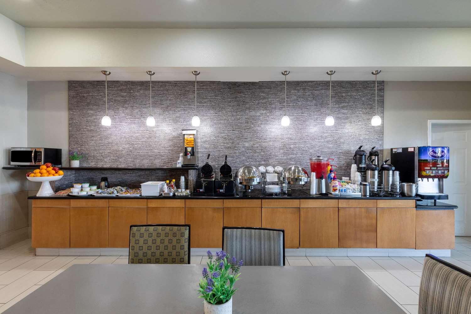 restaurant cafeteria