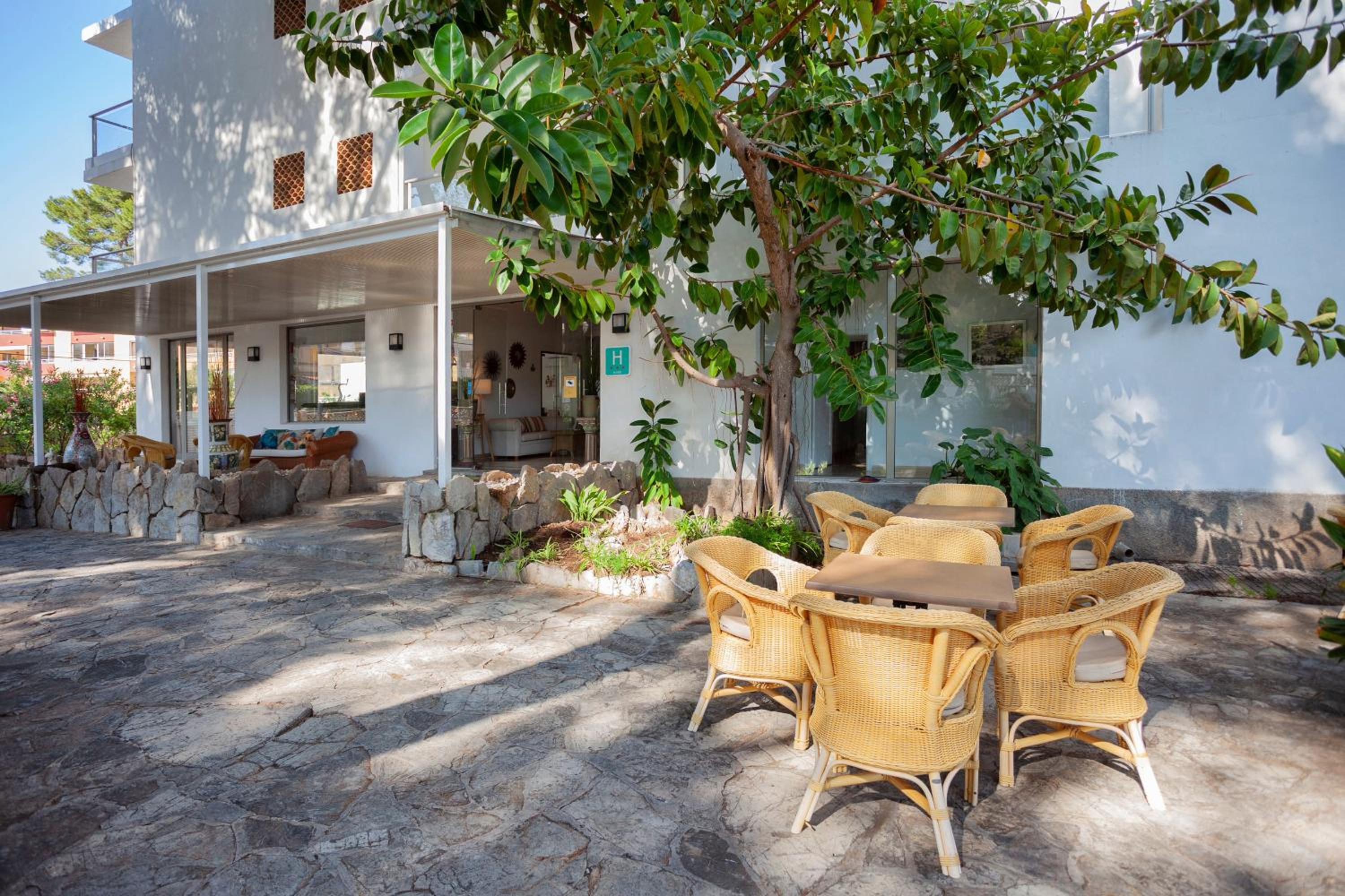 Petit Garden Hotel by Flacalco 7/50