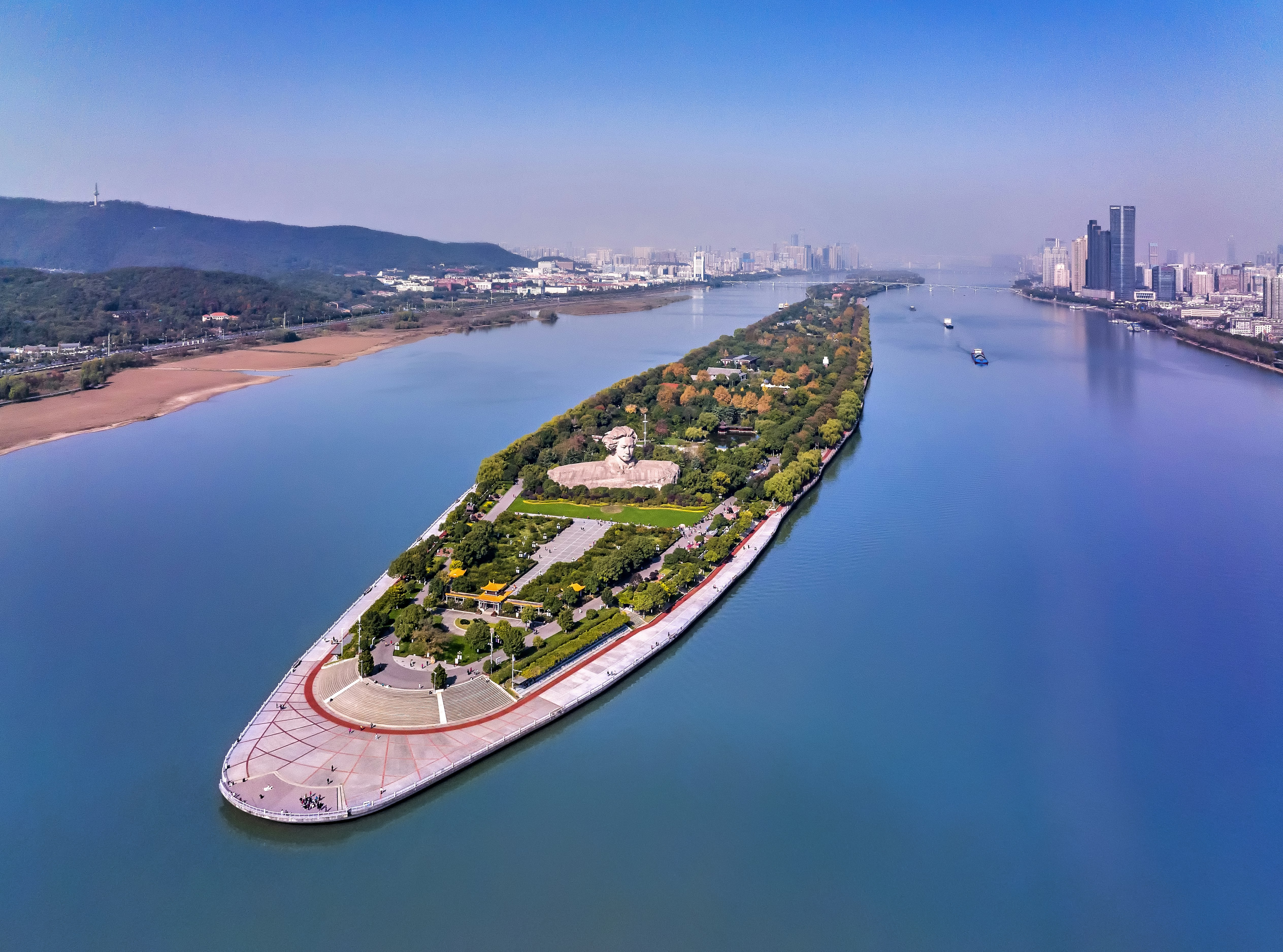Hilton Changsha Riverside 73/76