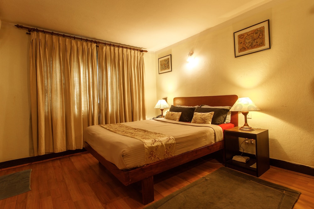 HERITAGE, DELUXE, KING BED