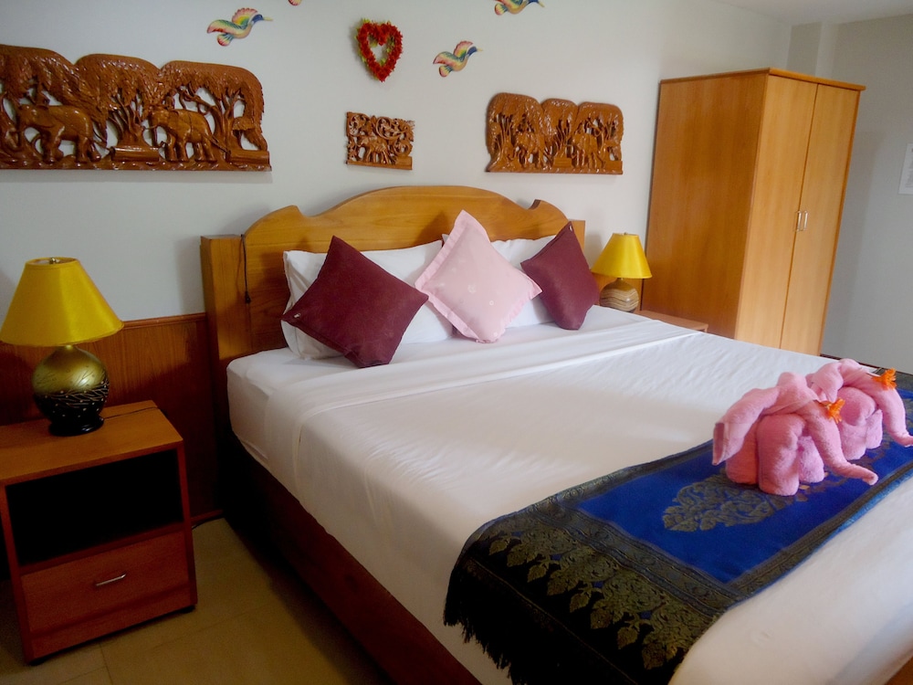 Ngamta Hotel 35/65