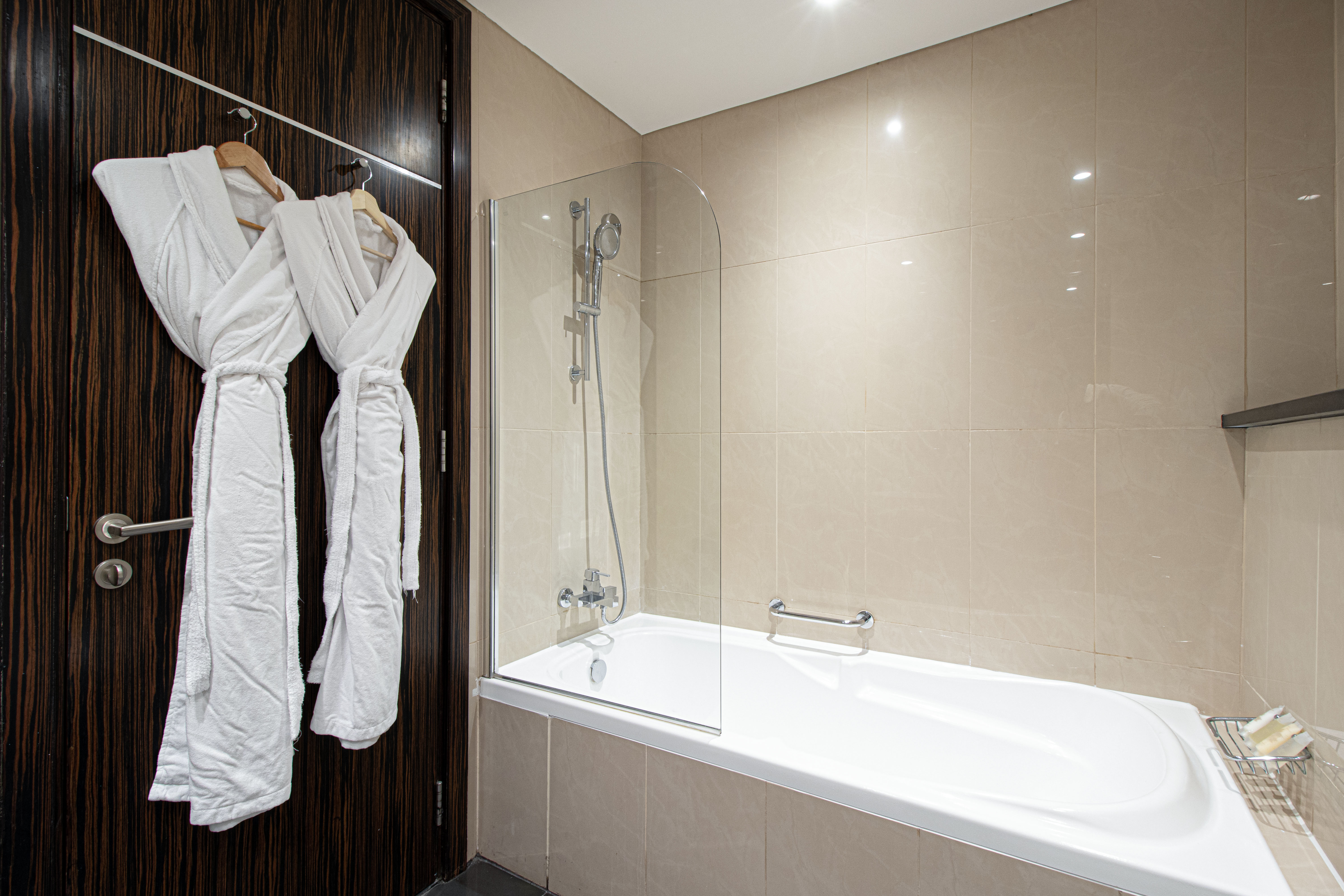 SONGS OF THE LAKE – BONNINGTON TOWER JLT By Lagom Vacation Home LLC 30/31