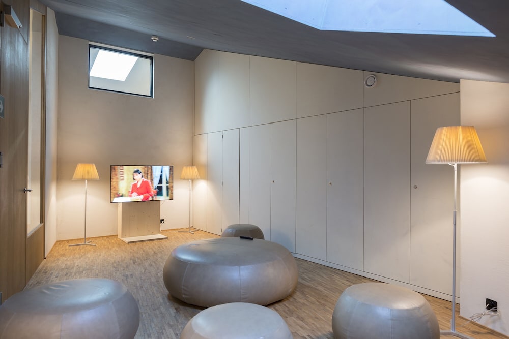 Saanen Gstaad Youth Hostel 28/41